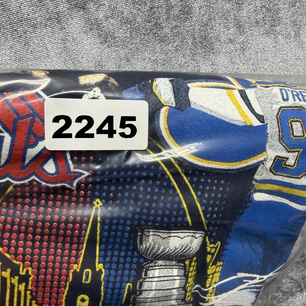 Gildan Shirt Mens Navy Graphic Heavy Cotton St Louis Cardinals Blues MLB NHL - Picture 10 of 10